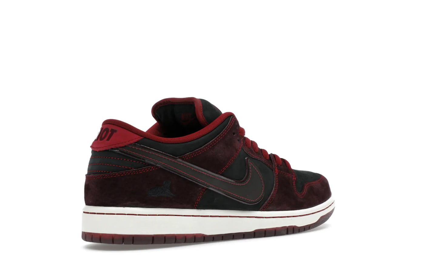Nike SB Dunk Low Riot Skateshop