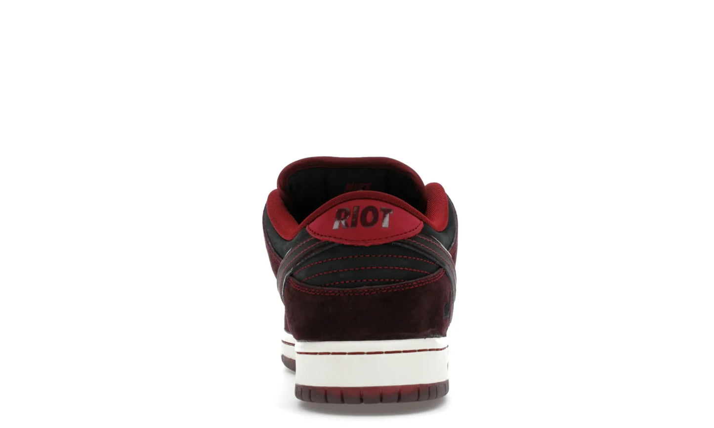 Nike SB Dunk Low Riot Skateshop
