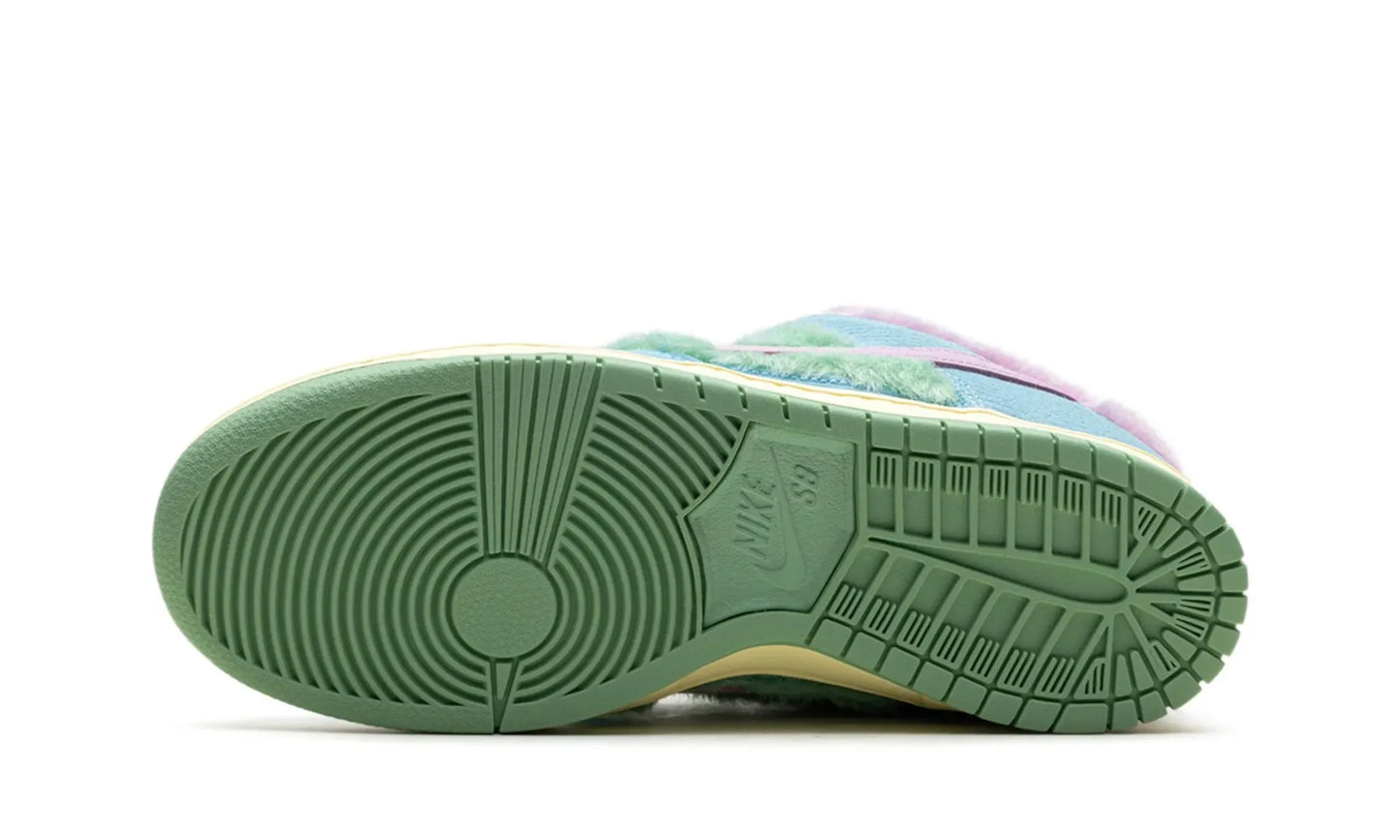 Nike SB Dunk Low Verdy Visty