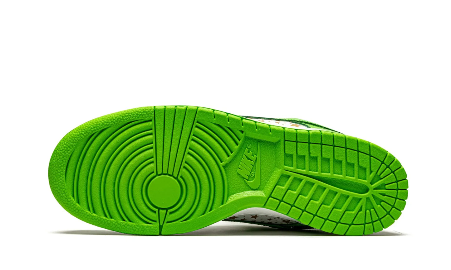Nike SB Dunk Low Supreme Stars Mean Green (2021)