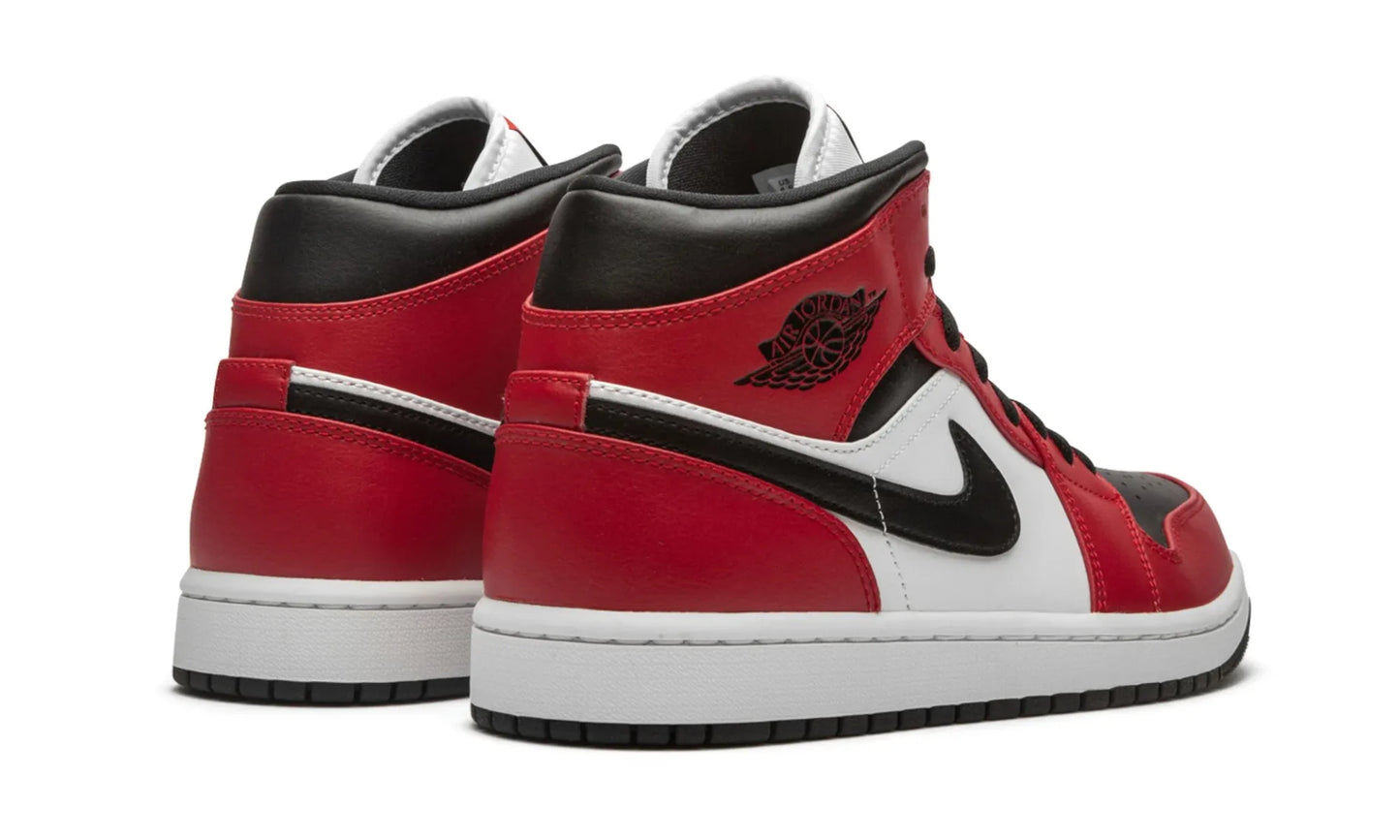 Jordan 1 Mid Chicago Toe