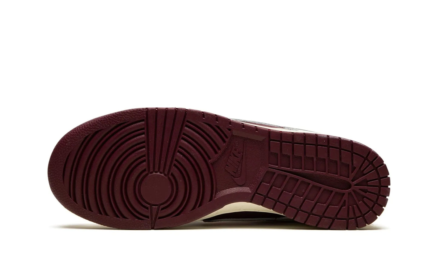 Nike Dunk Low Retro PRM Valentine's Day (2023)