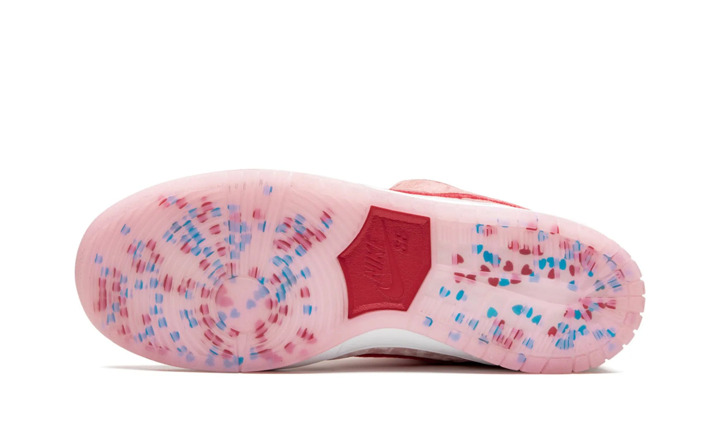 Nike SB Dunk Low StrangeLove Skateboards (Regular Box)