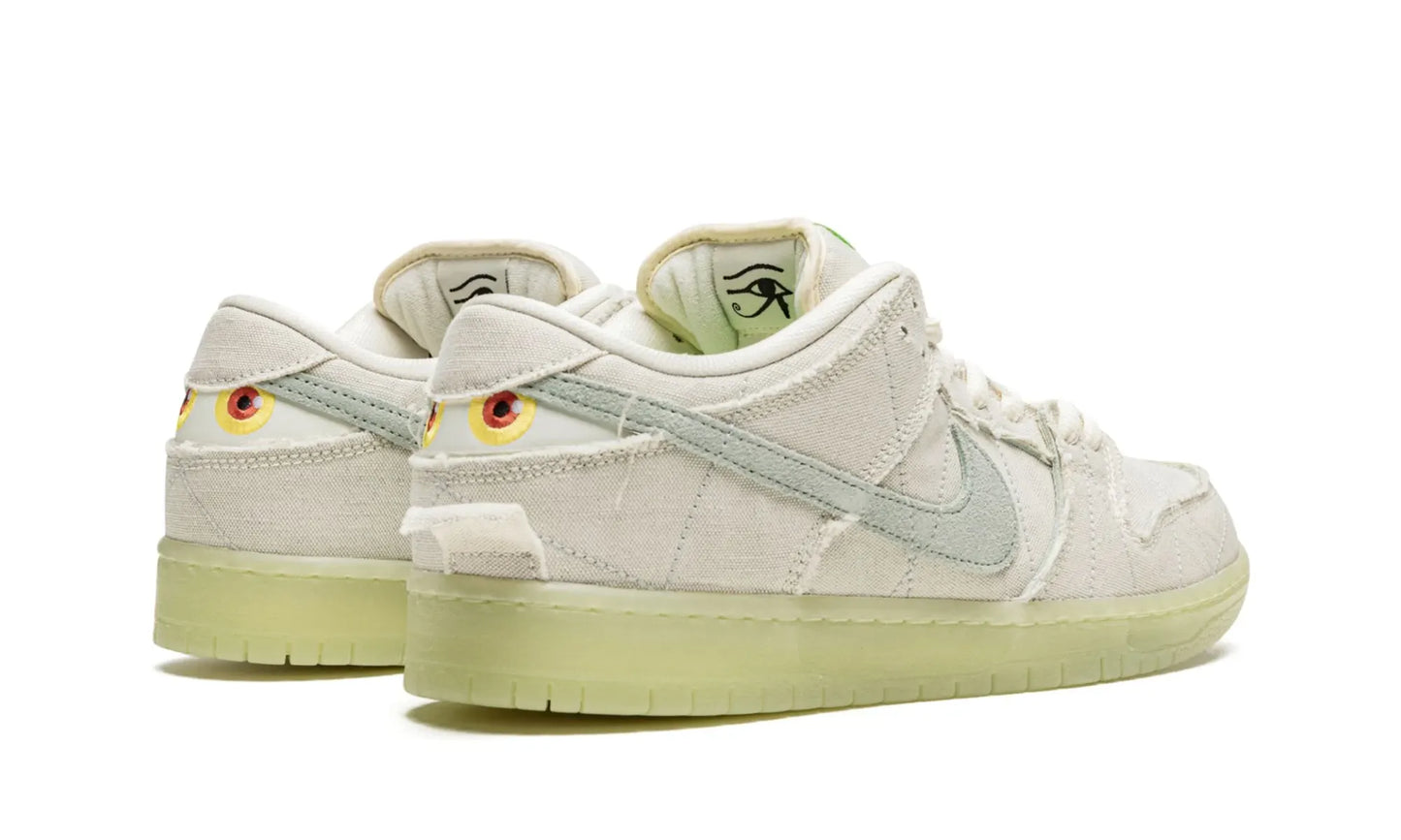 Nike SB Dunk Low Mummy