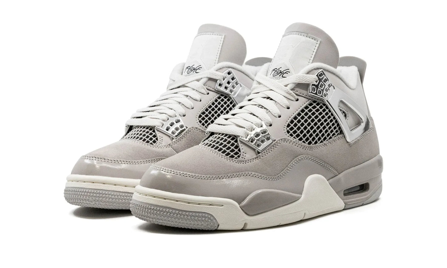 Jordan 4 Retro Frozen Moments (W)