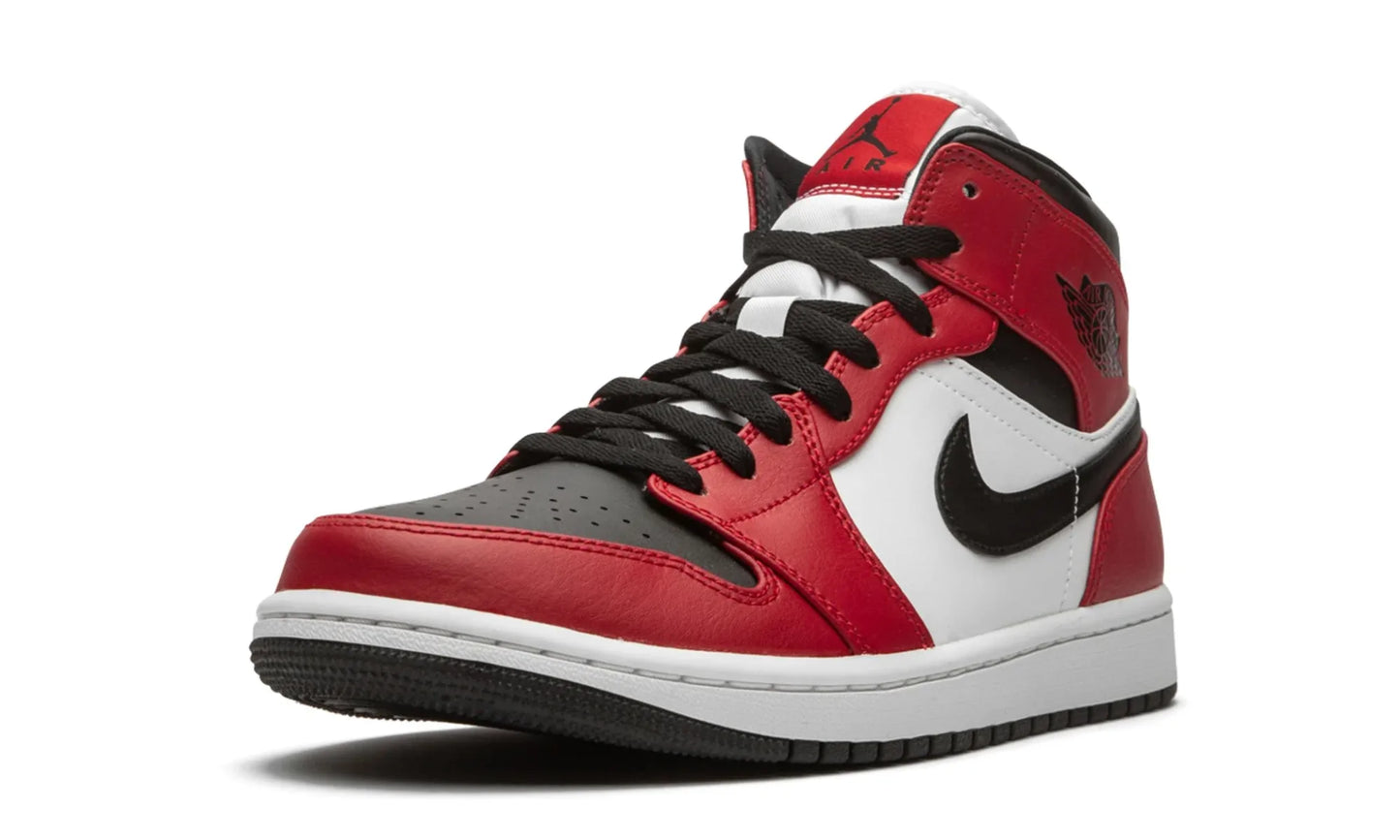 Jordan 1 Mid Chicago Toe