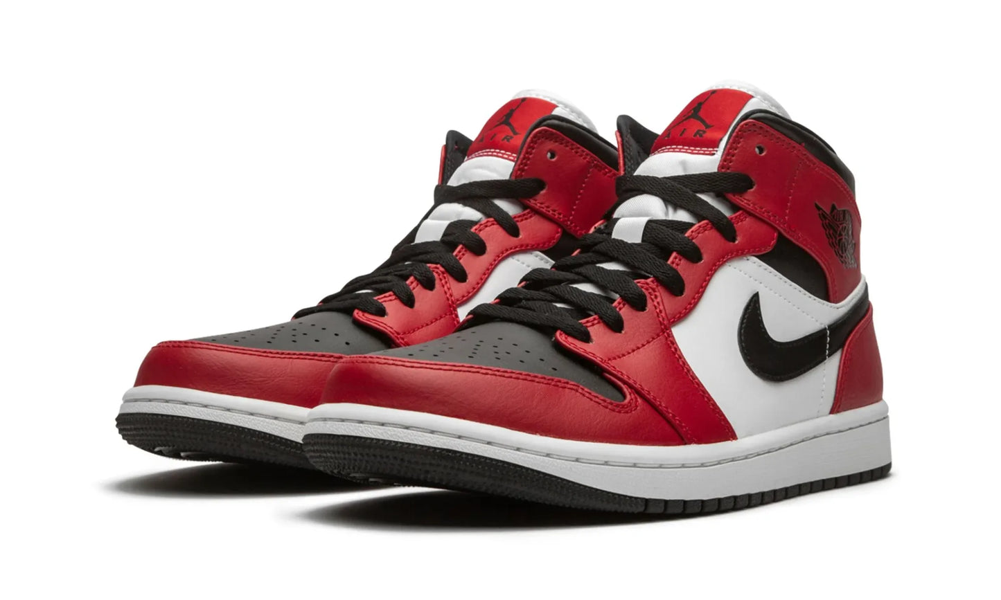 Jordan 1 Mid Chicago Toe