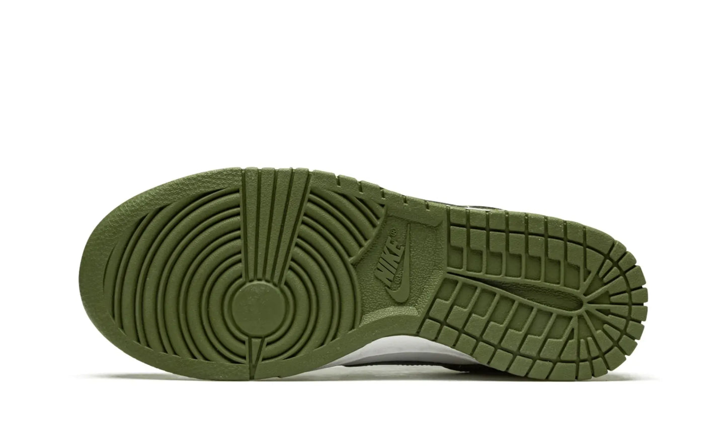 Nike Dunk Low Medium Olive (W)